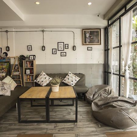 The Pause Hostel Chiang Mai Bagian luar foto